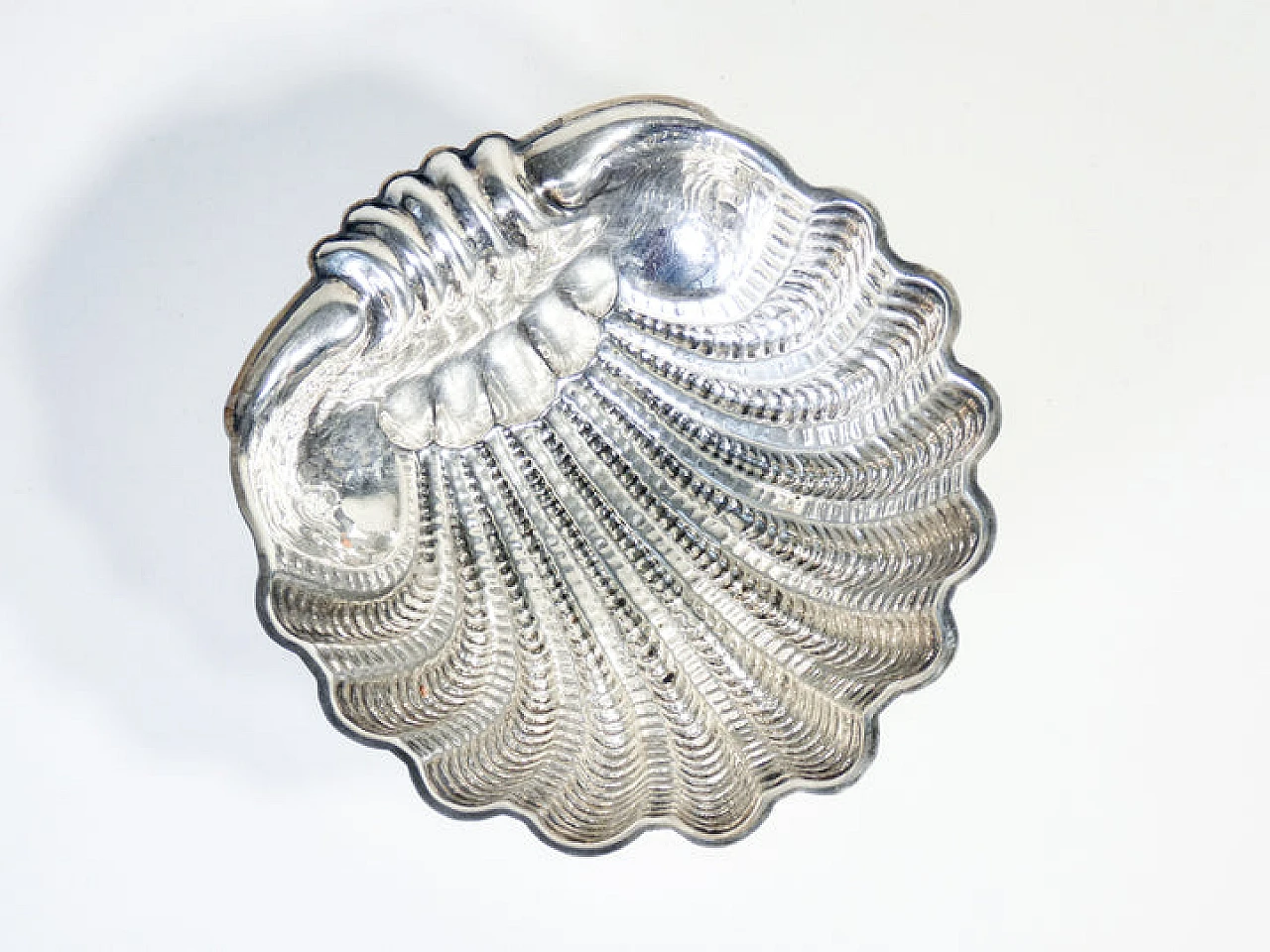 Ciotola a conchiglia in argento 800 di Rino Greggio, anni '50 6