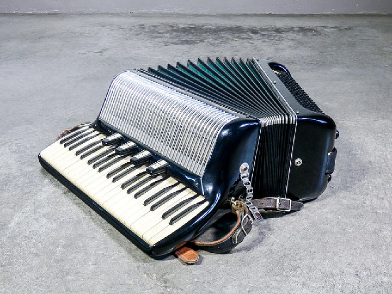 Galvagno chromatic button accordion with case 2