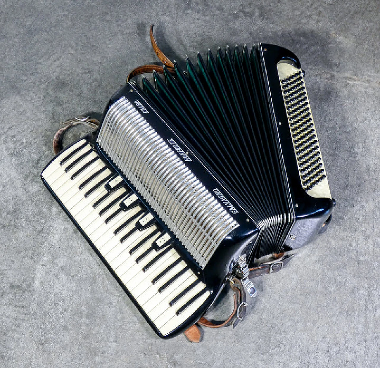 Galvagno chromatic button accordion with case 3