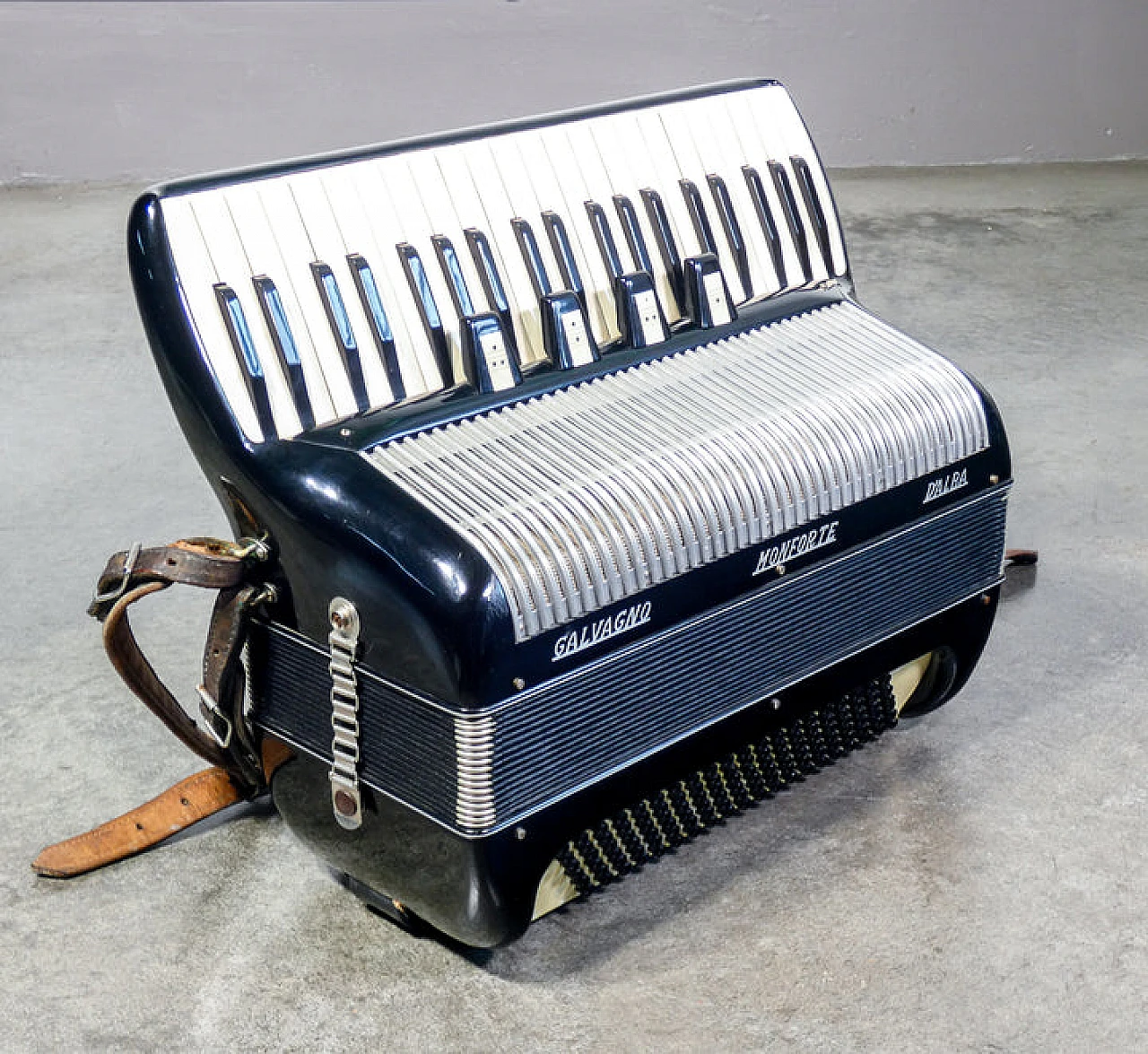 Galvagno chromatic button accordion with case 8