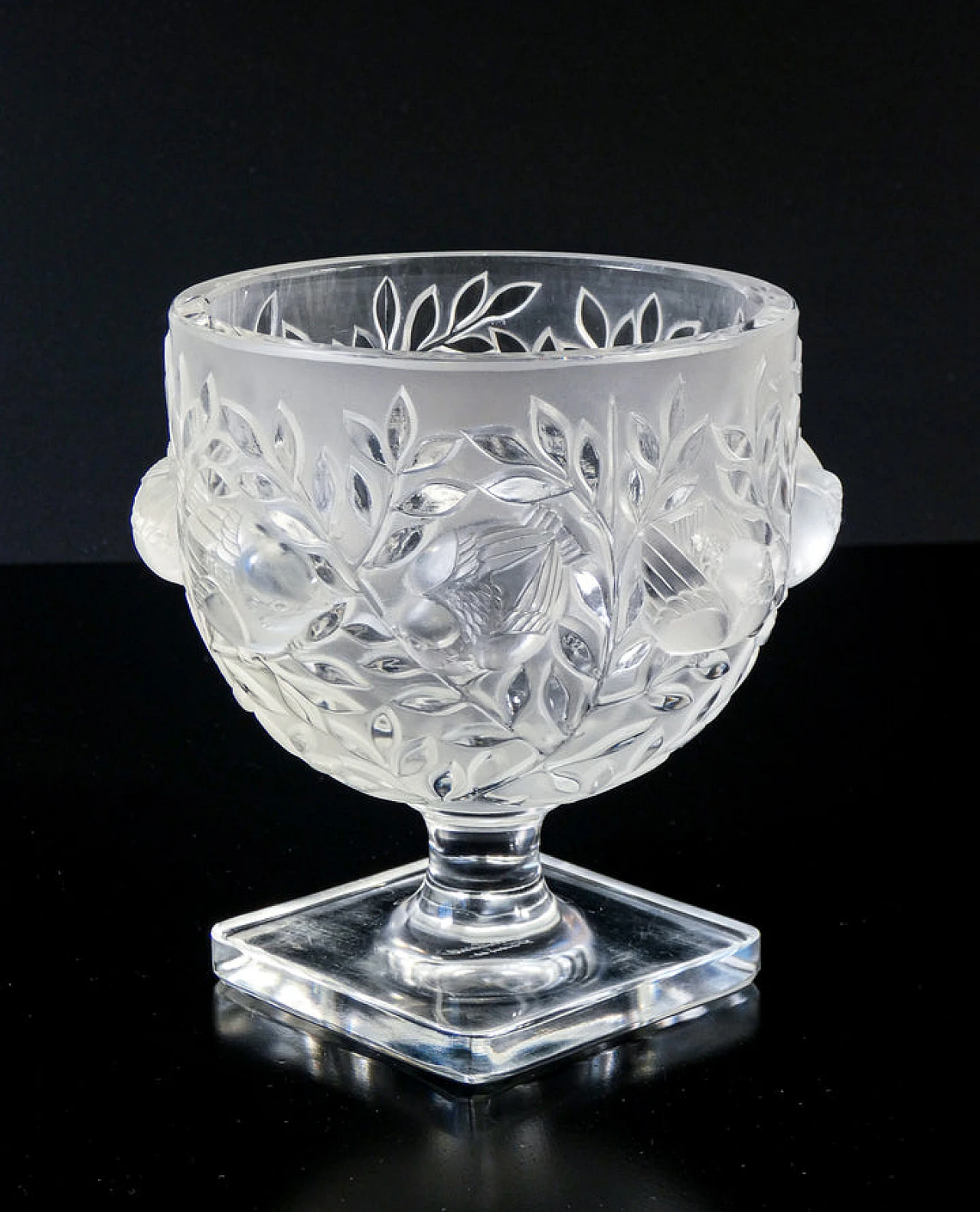 Frosted crystal Elisabeth vase by Marc Lalique, 1960s 1