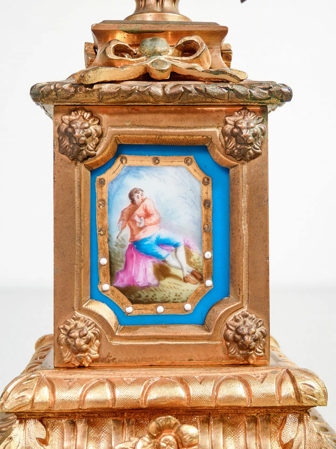 Coppia di candelabri stile Luigi XVI in metallo e ceramica, '800 11