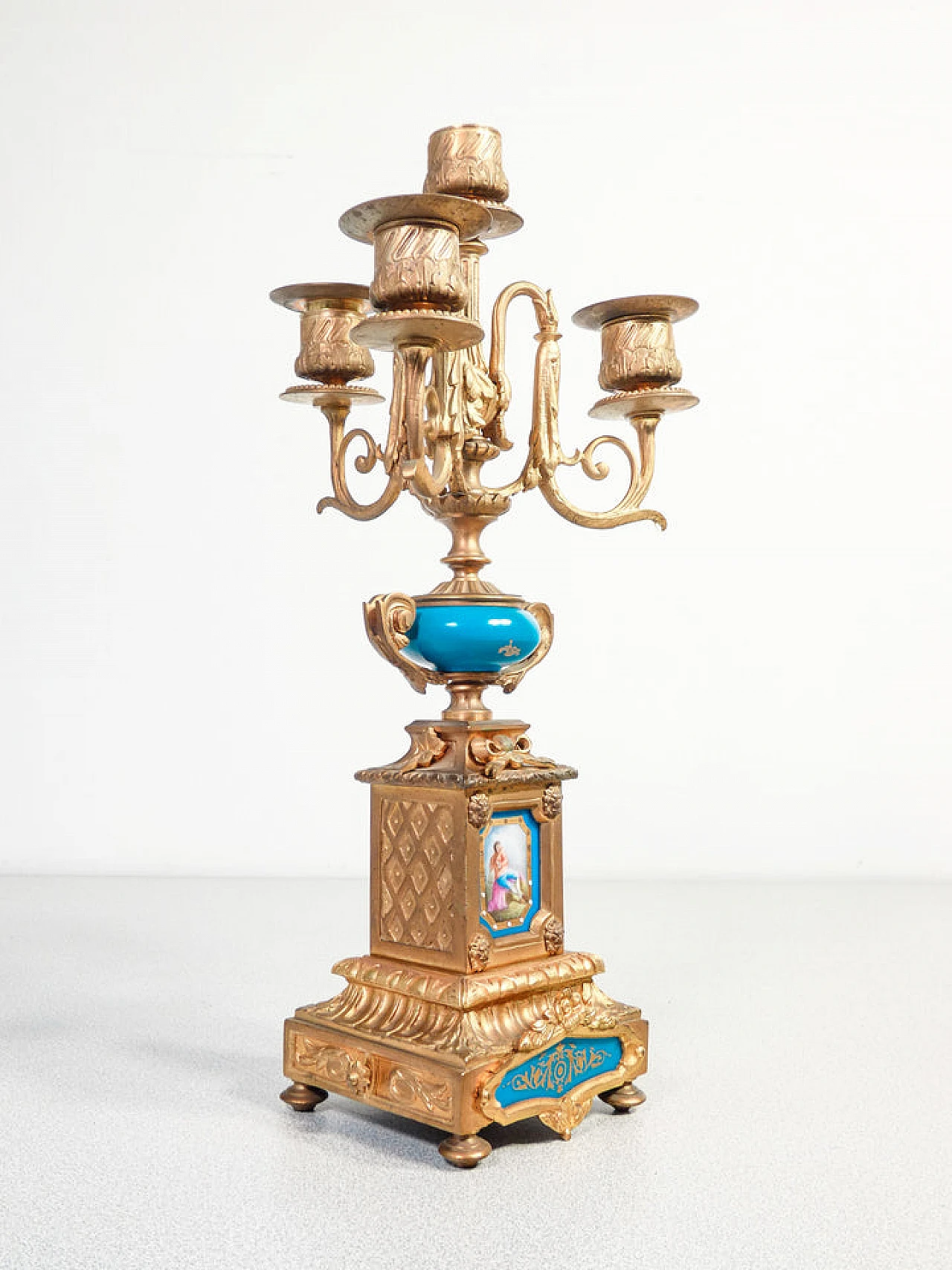 Coppia di candelabri stile Luigi XVI in metallo e ceramica, '800 12
