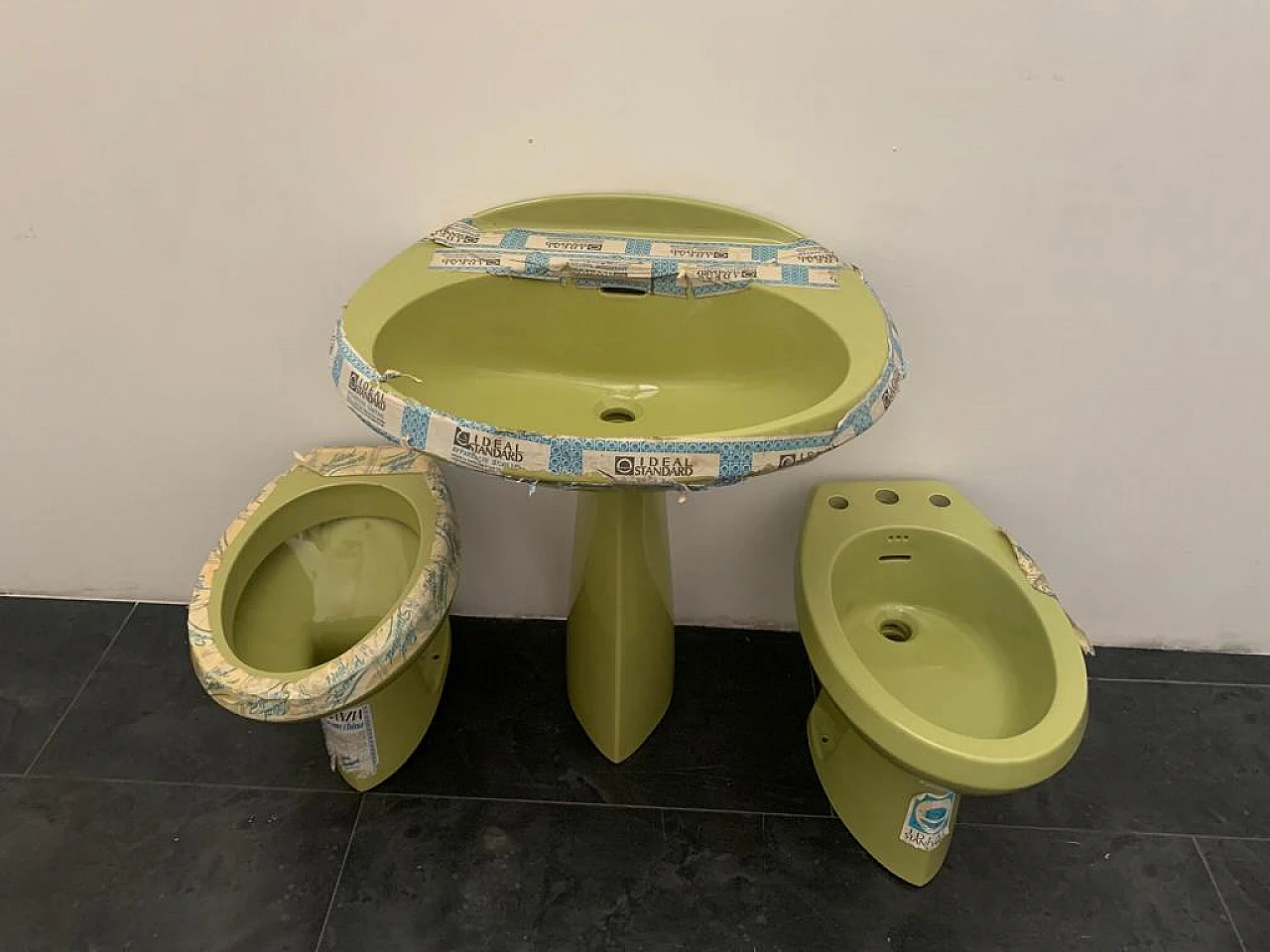Ellisse green washbasin, bidet and toilet  by Ideal Standard, 1970s 22