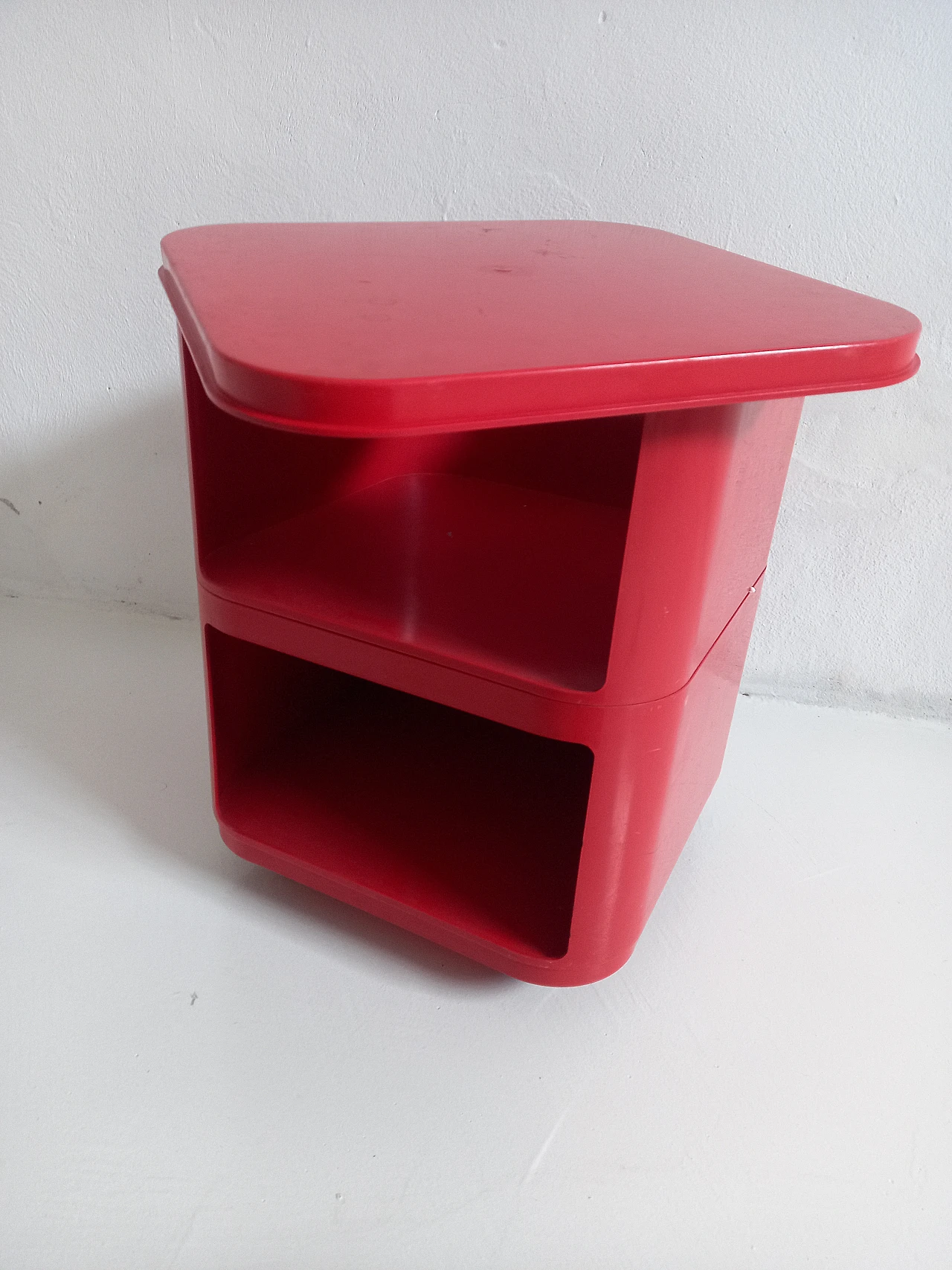 Red bedside table by Anna Castelli Ferrieri for Kartell, 1970s 3