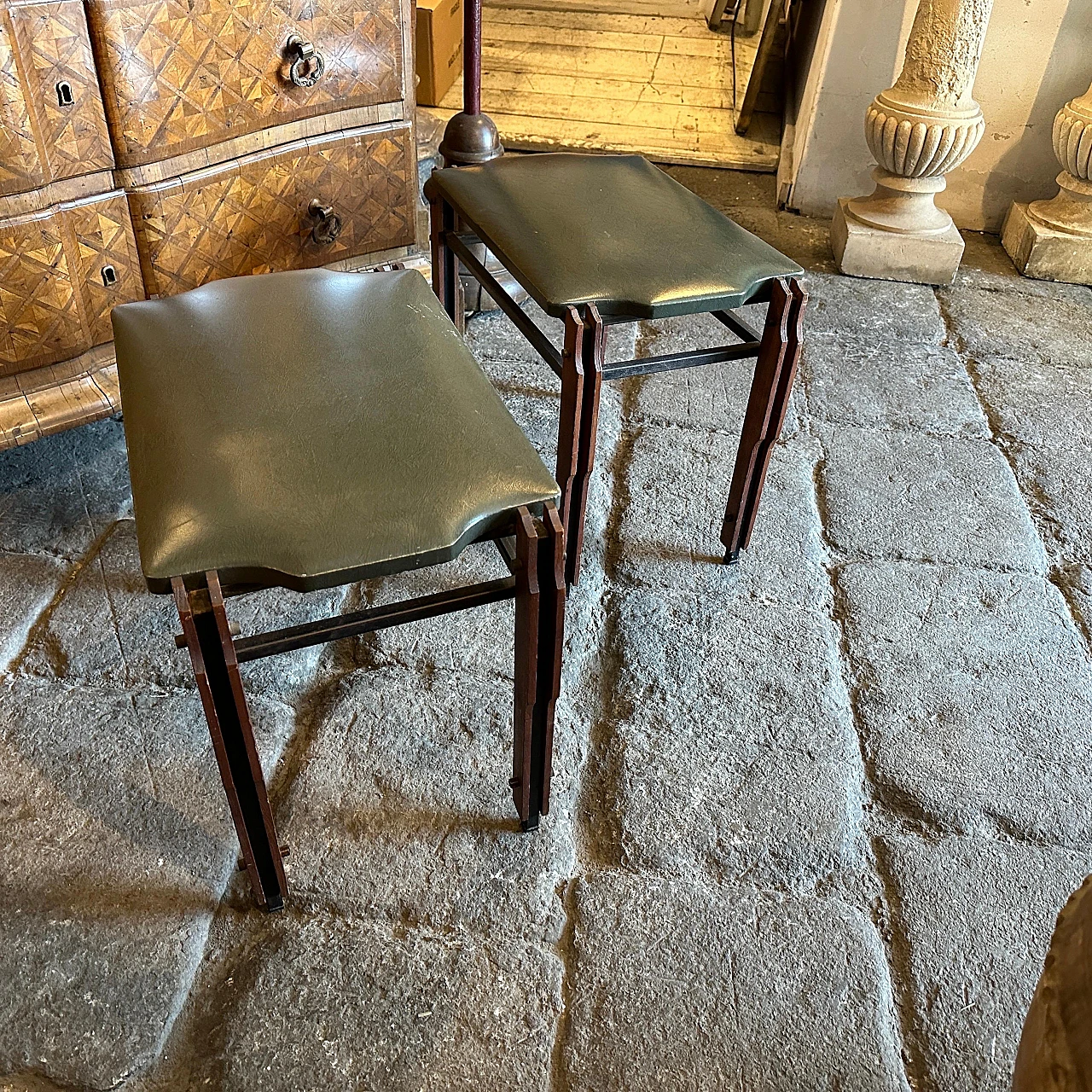 Pair of wooden stools in the style of Ico Parisi, 1960s 5