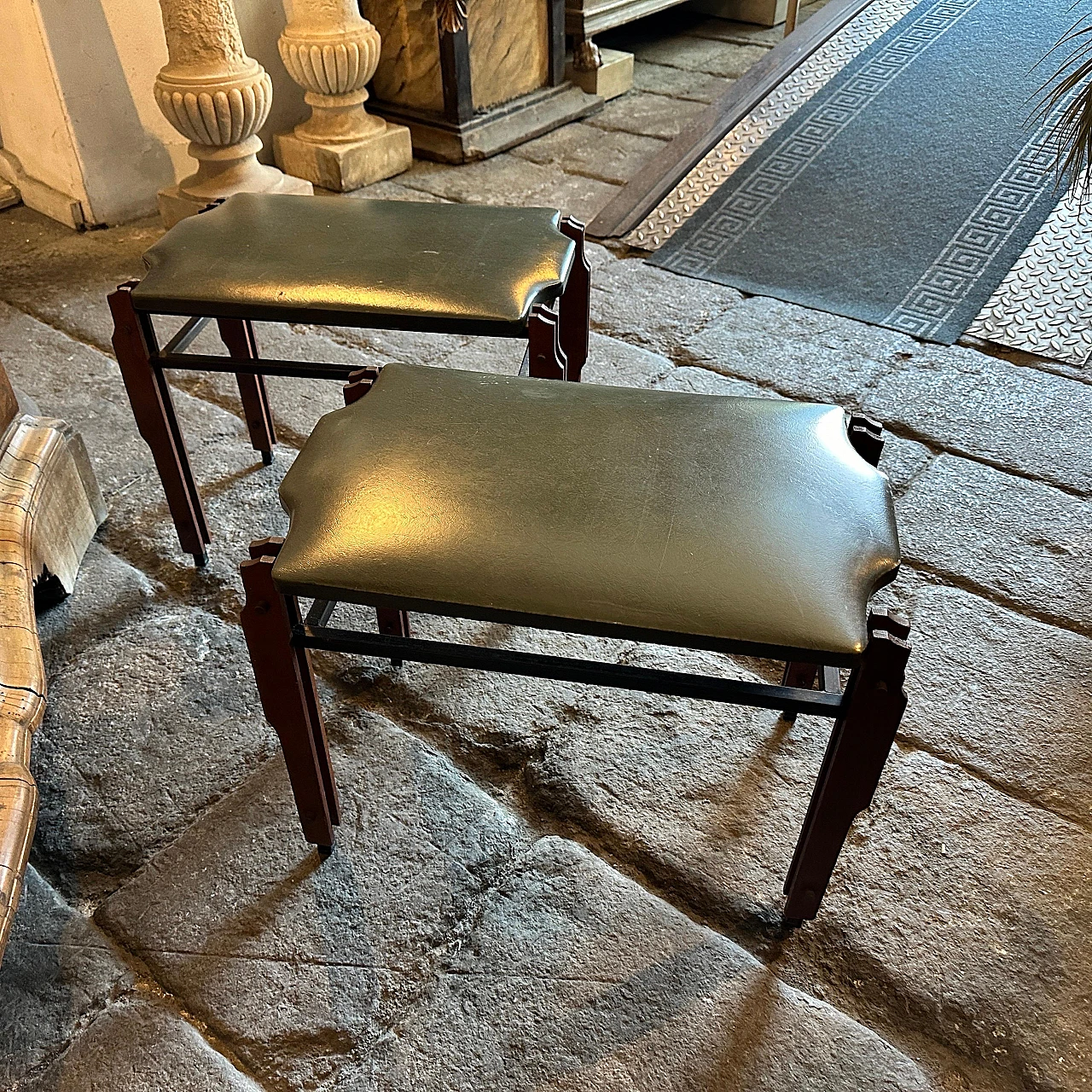 Pair of wooden stools in the style of Ico Parisi, 1960s 6