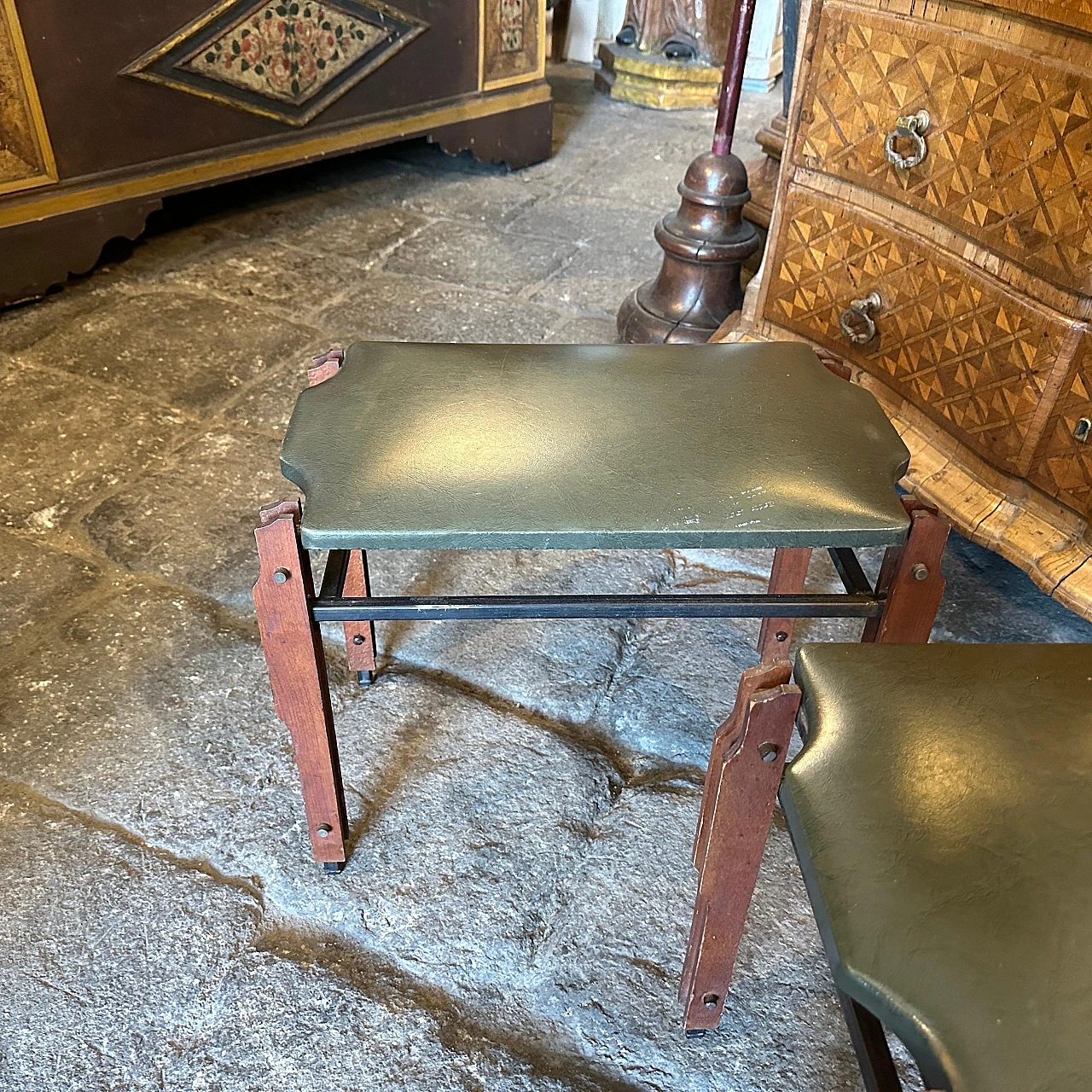 Pair of wooden stools in the style of Ico Parisi, 1960s 9