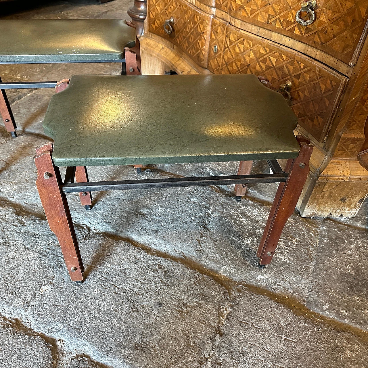 Pair of wooden stools in the style of Ico Parisi, 1960s 10