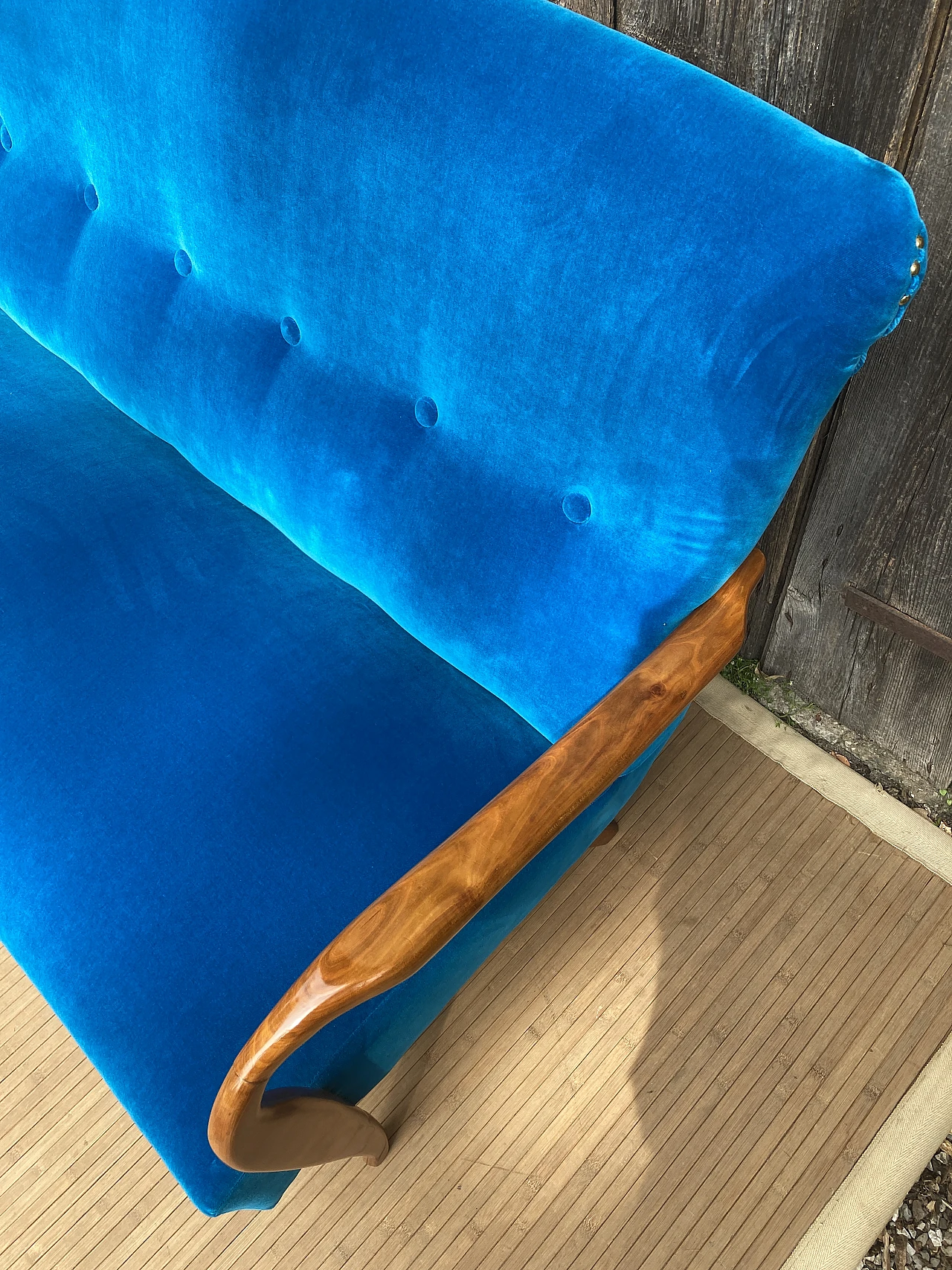 Solid cherry wood and blue velvet sofa, 1940s 5