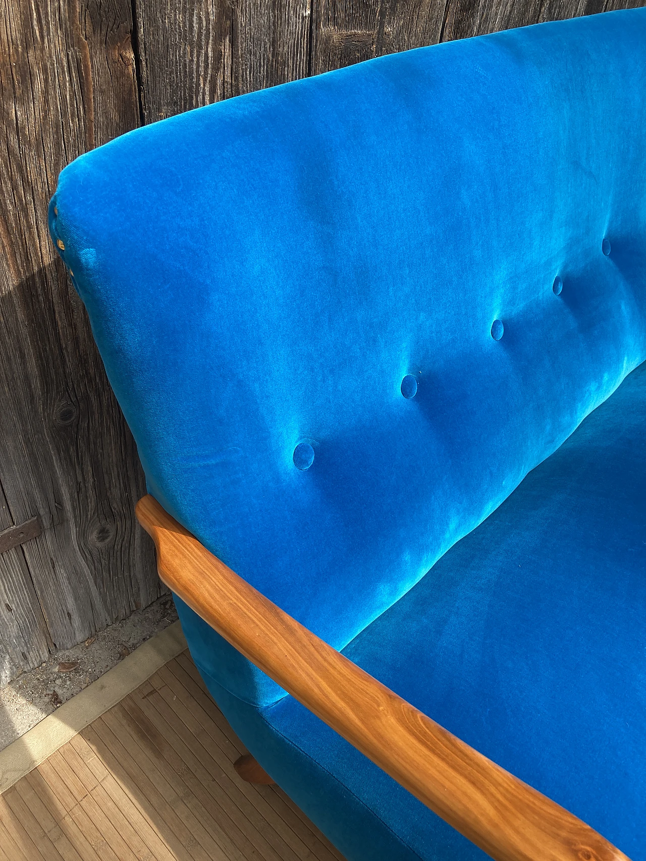 Solid cherry wood and blue velvet sofa, 1940s 7