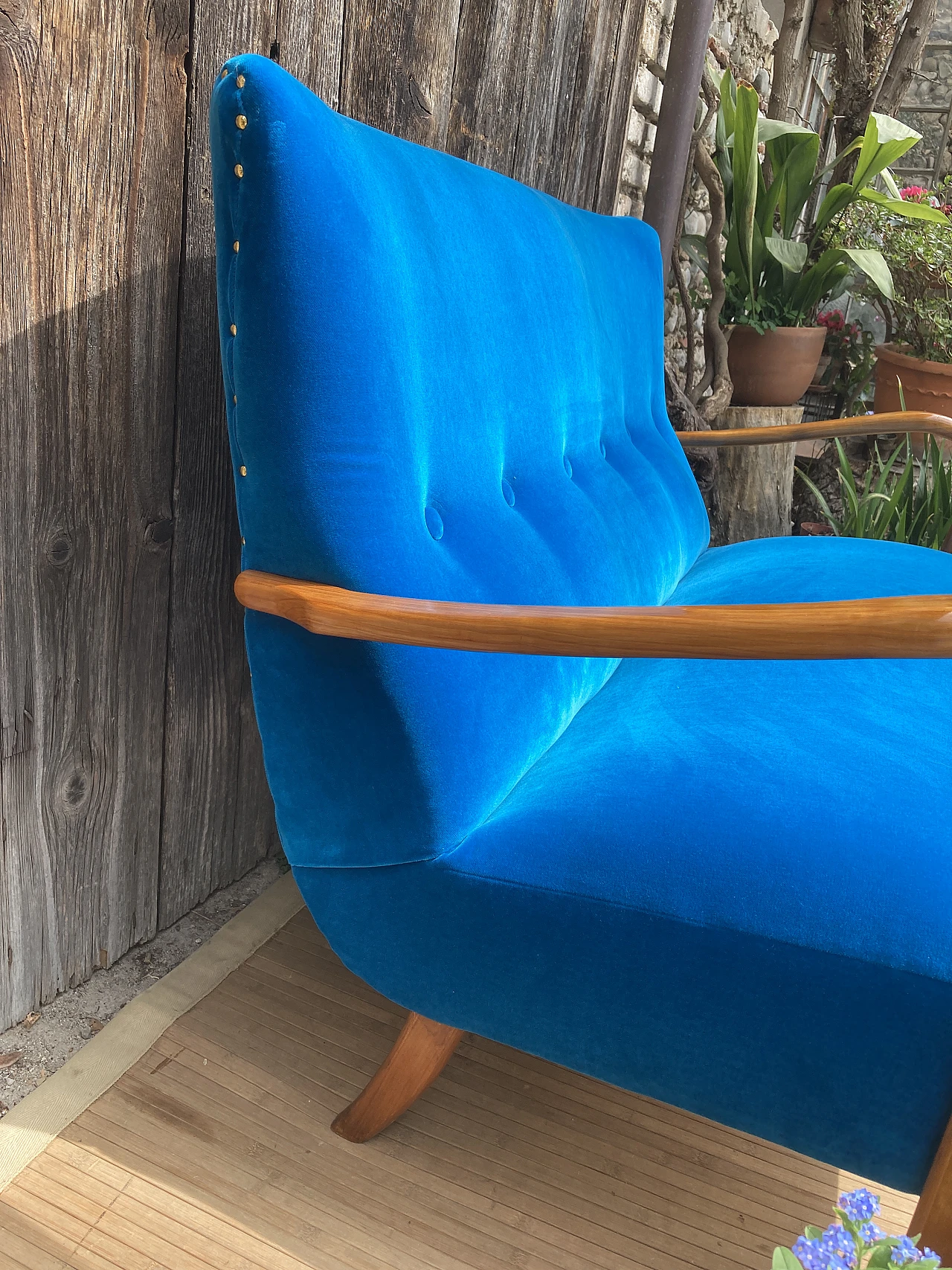 Solid cherry wood and blue velvet sofa, 1940s 8