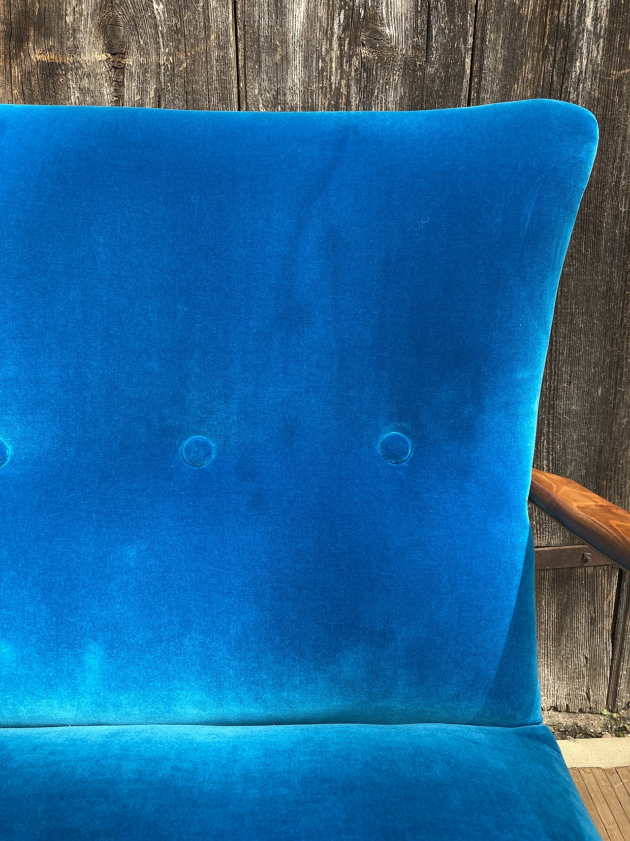 Solid cherry wood and blue velvet sofa, 1940s 10