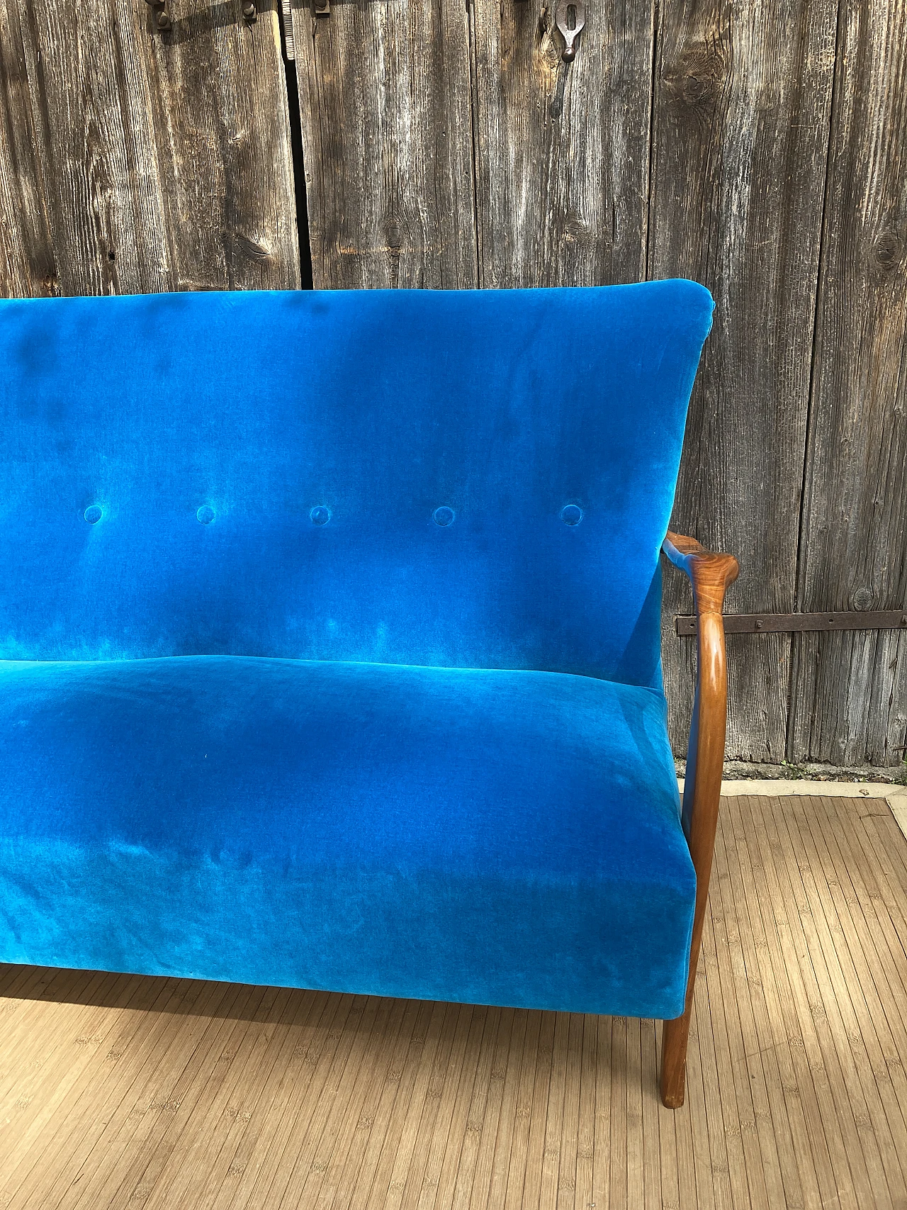 Solid cherry wood and blue velvet sofa, 1940s 11