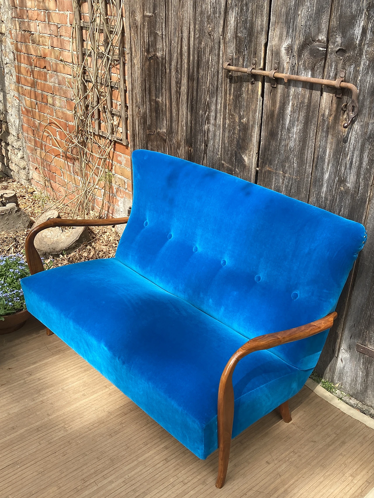 Solid cherry wood and blue velvet sofa, 1940s 14