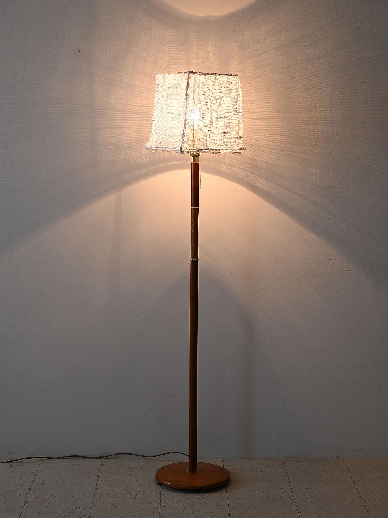 Wooden floor lamp with fabric shade, 1960s 2