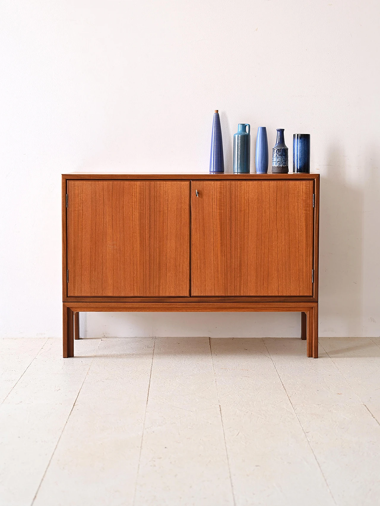 Credenza svedese in teak ad ante battenti, anni '60 1