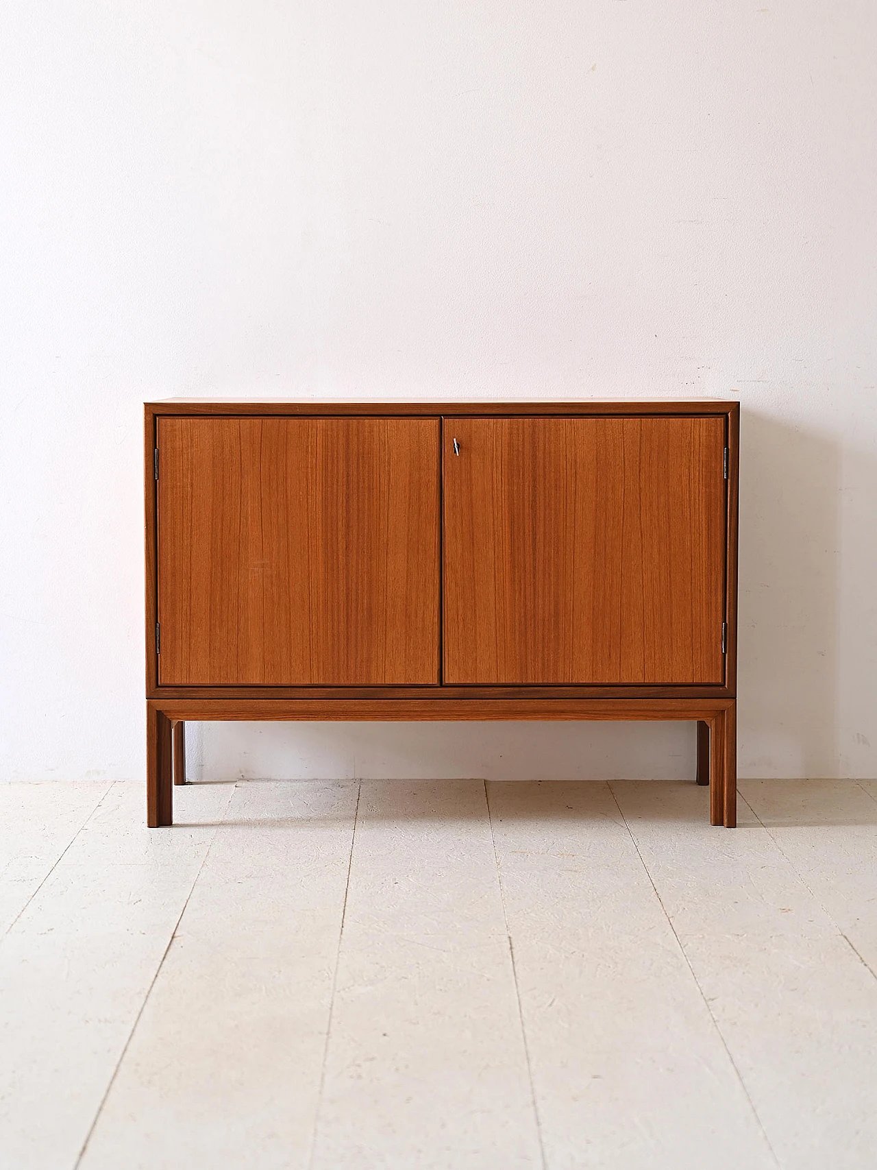 Credenza svedese in teak ad ante battenti, anni '60 2