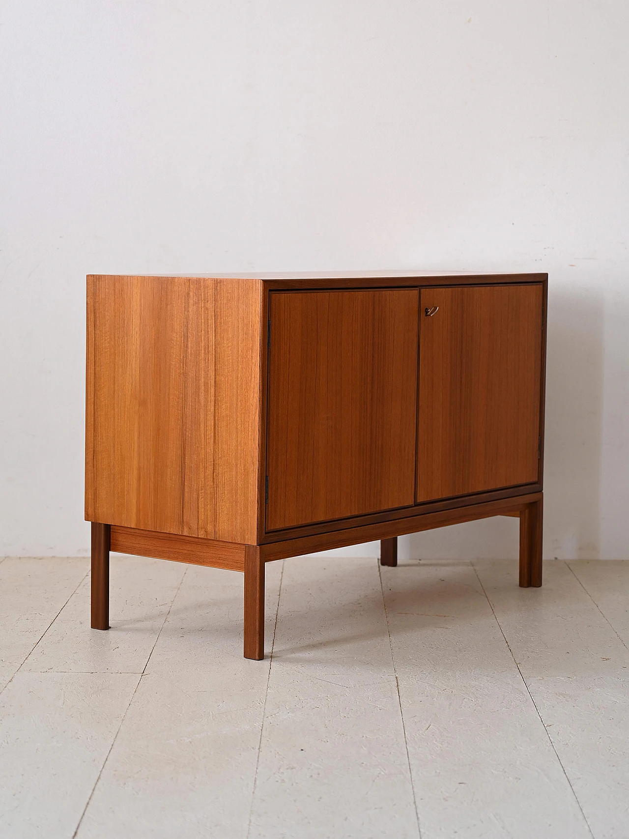 Credenza svedese in teak ad ante battenti, anni '60 4