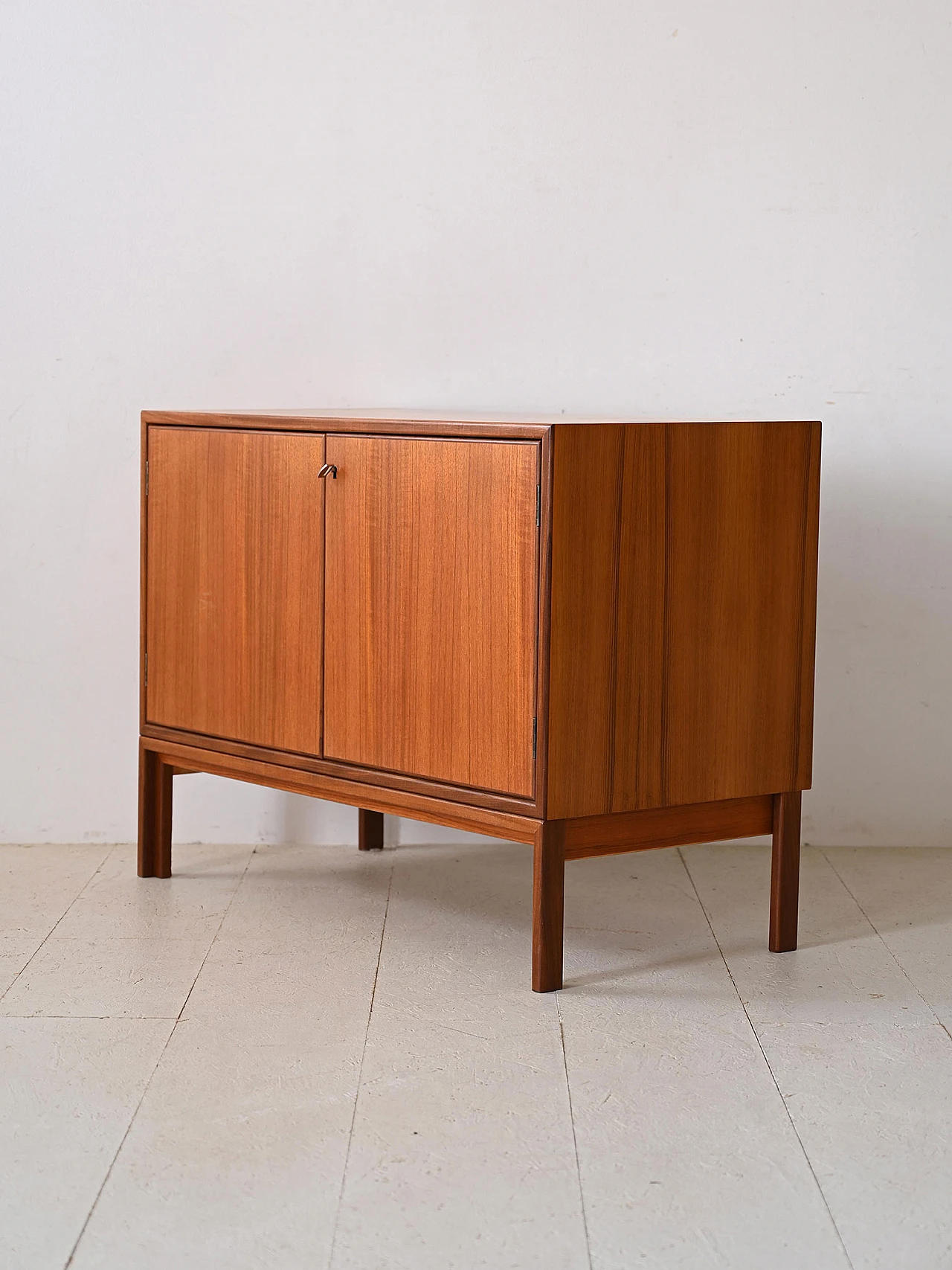 Credenza svedese in teak ad ante battenti, anni '60 5