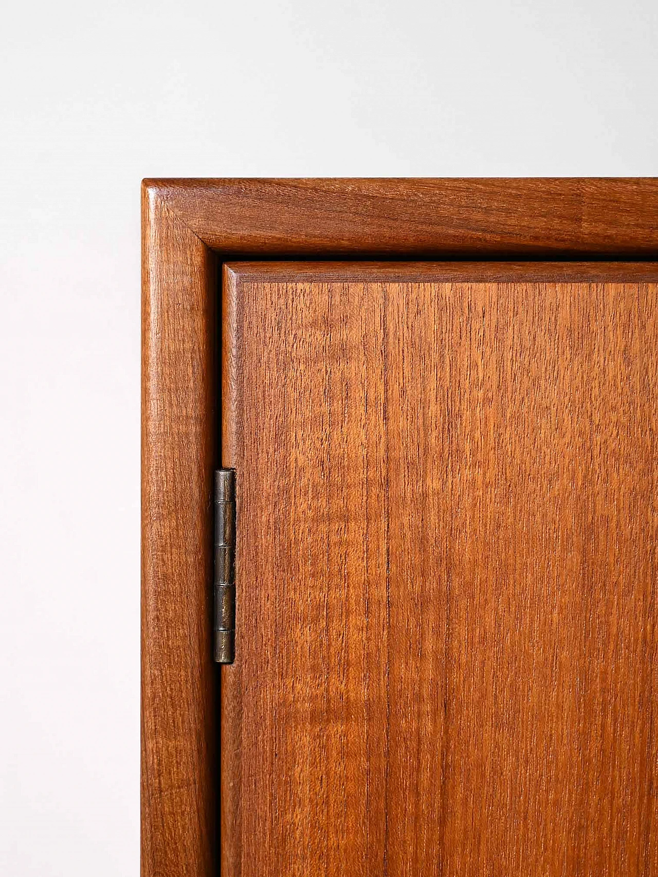 Credenza svedese in teak ad ante battenti, anni '60 7