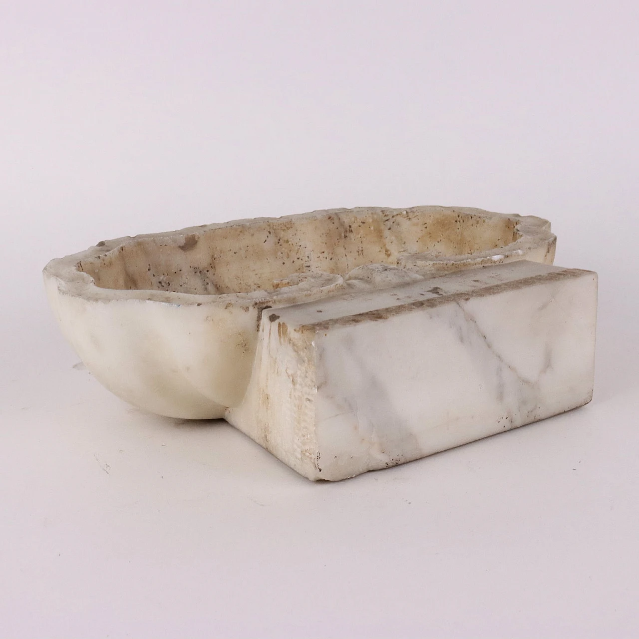 Baroque marble basin, first half of the 18th century 4