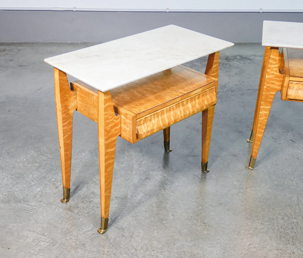 Pair of elm-root and marble bedside tables, 1940s 3