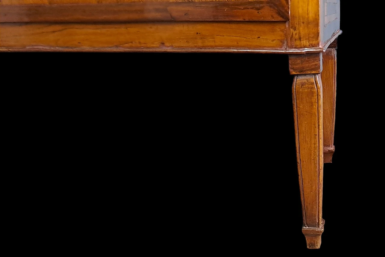 Louis XVI chest of drawers panelled in cherry, late 18th century 3