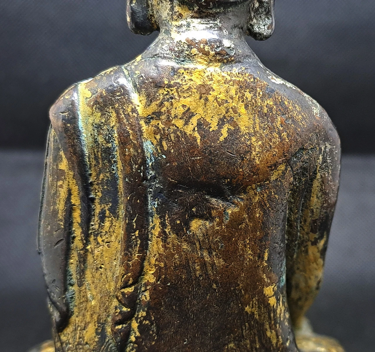 Bronze sculpture of Buddha Sakyamuni on flower-shaped base 6