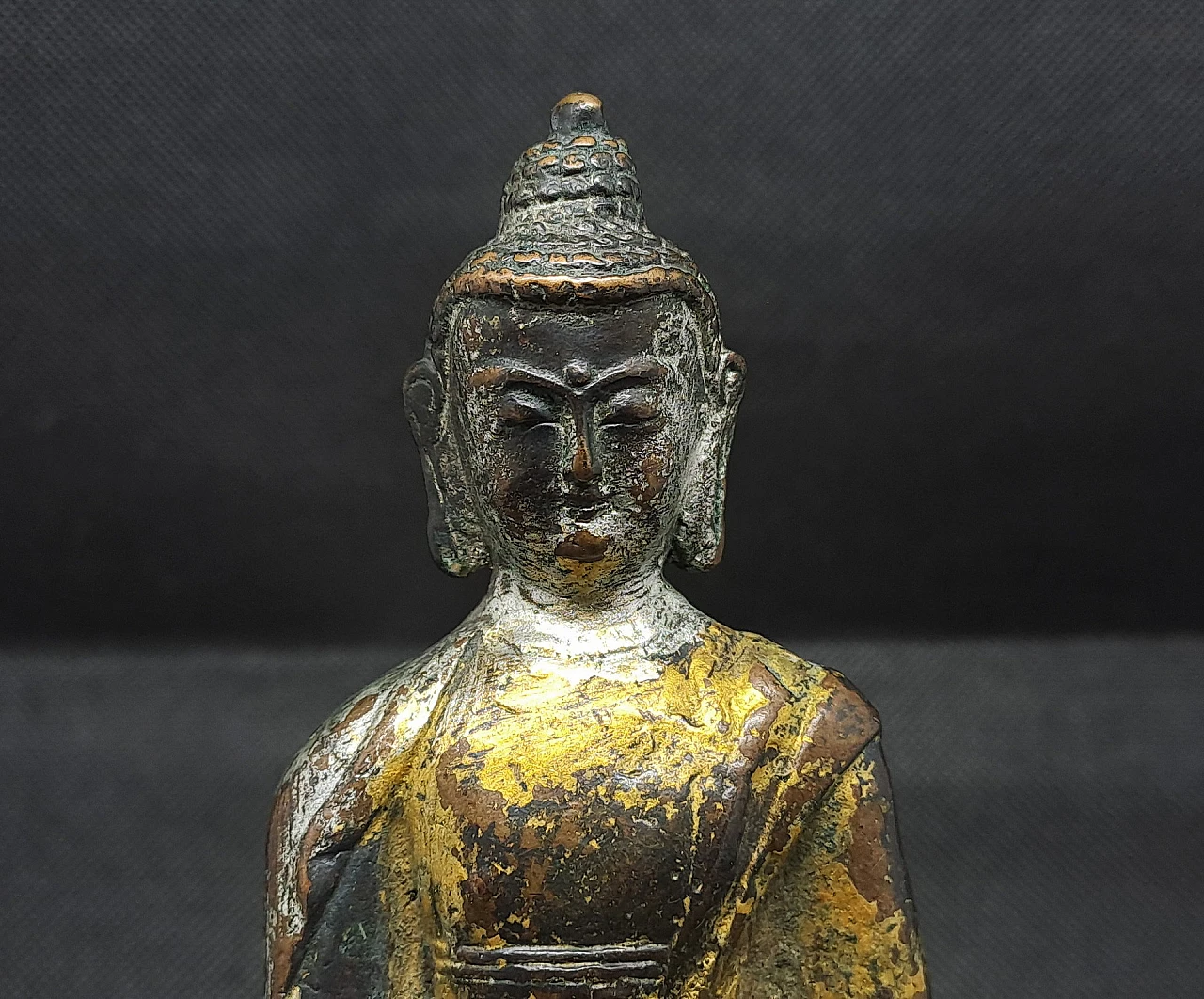 Bronze sculpture of Buddha Sakyamuni on flower-shaped base 10