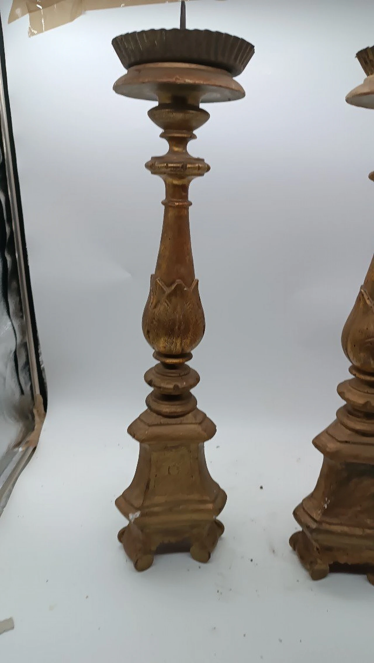 Pair of gilded wood candlesticks, early 19th century 5