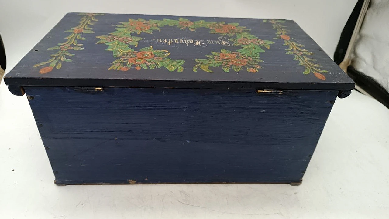 German painted wood jewelry box with floral motifs, 19th century 9