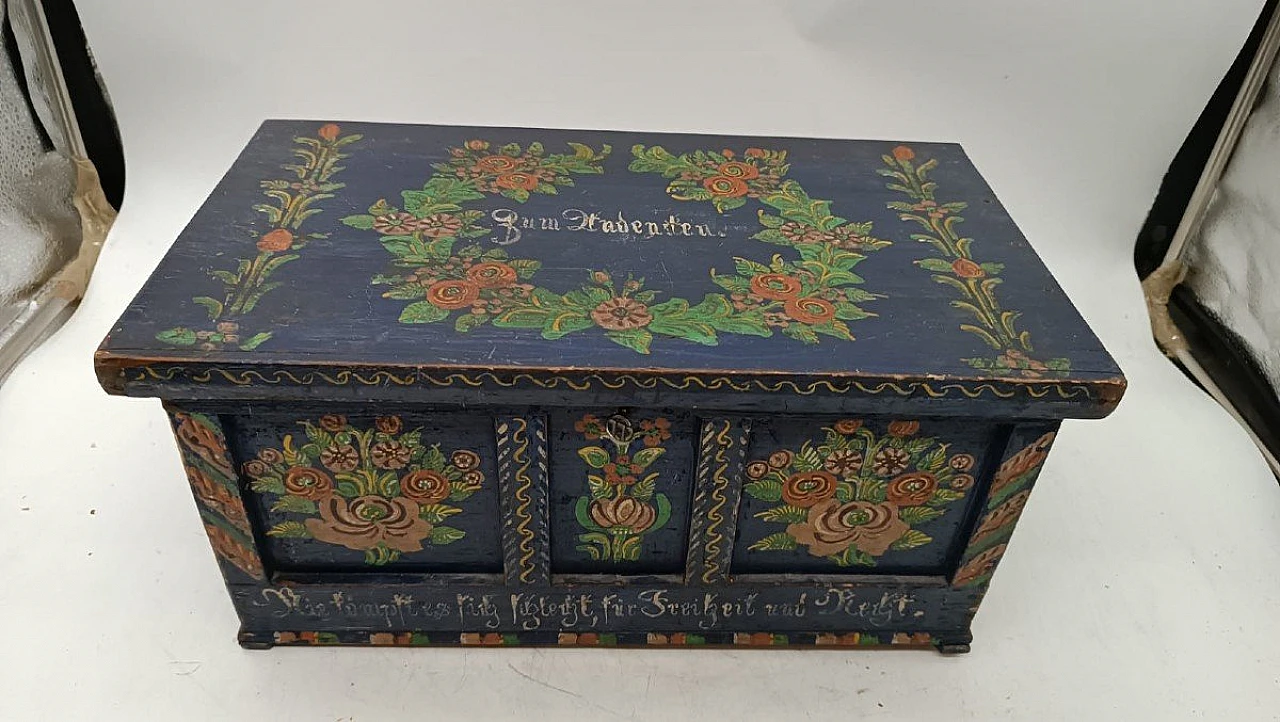 German painted wood jewelry box with floral motifs, 19th century 12