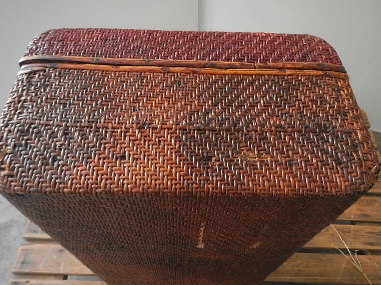 Wood and wicker trunk, 1940s 8