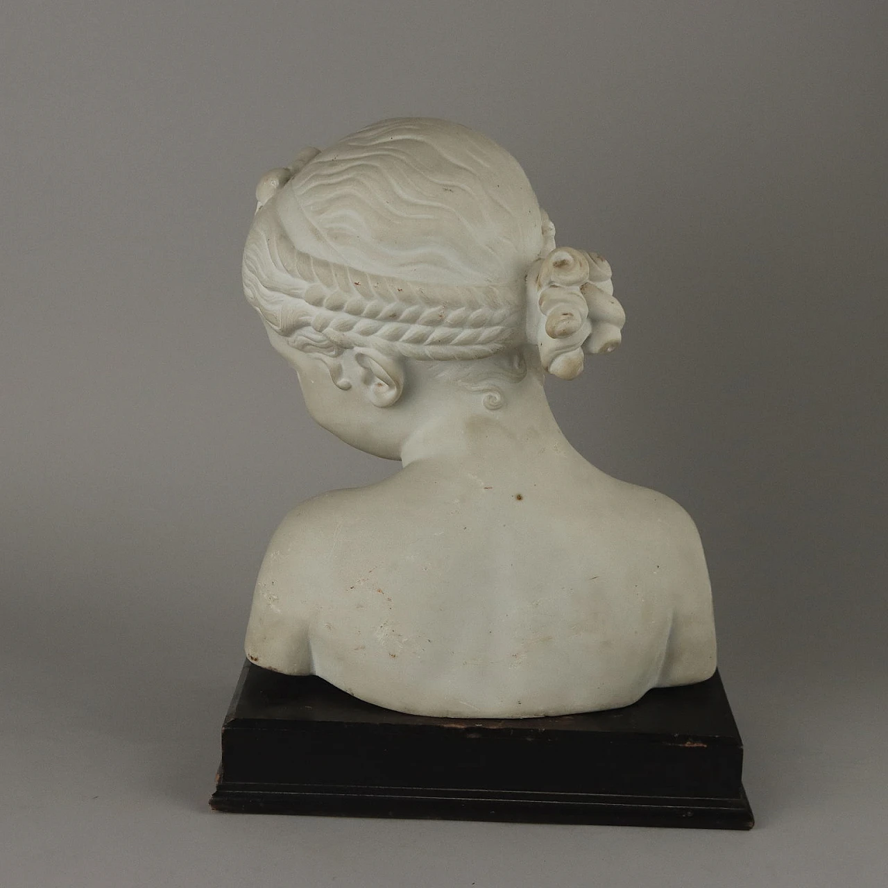 Bust of a young girl in white marble, mid-19th century 6