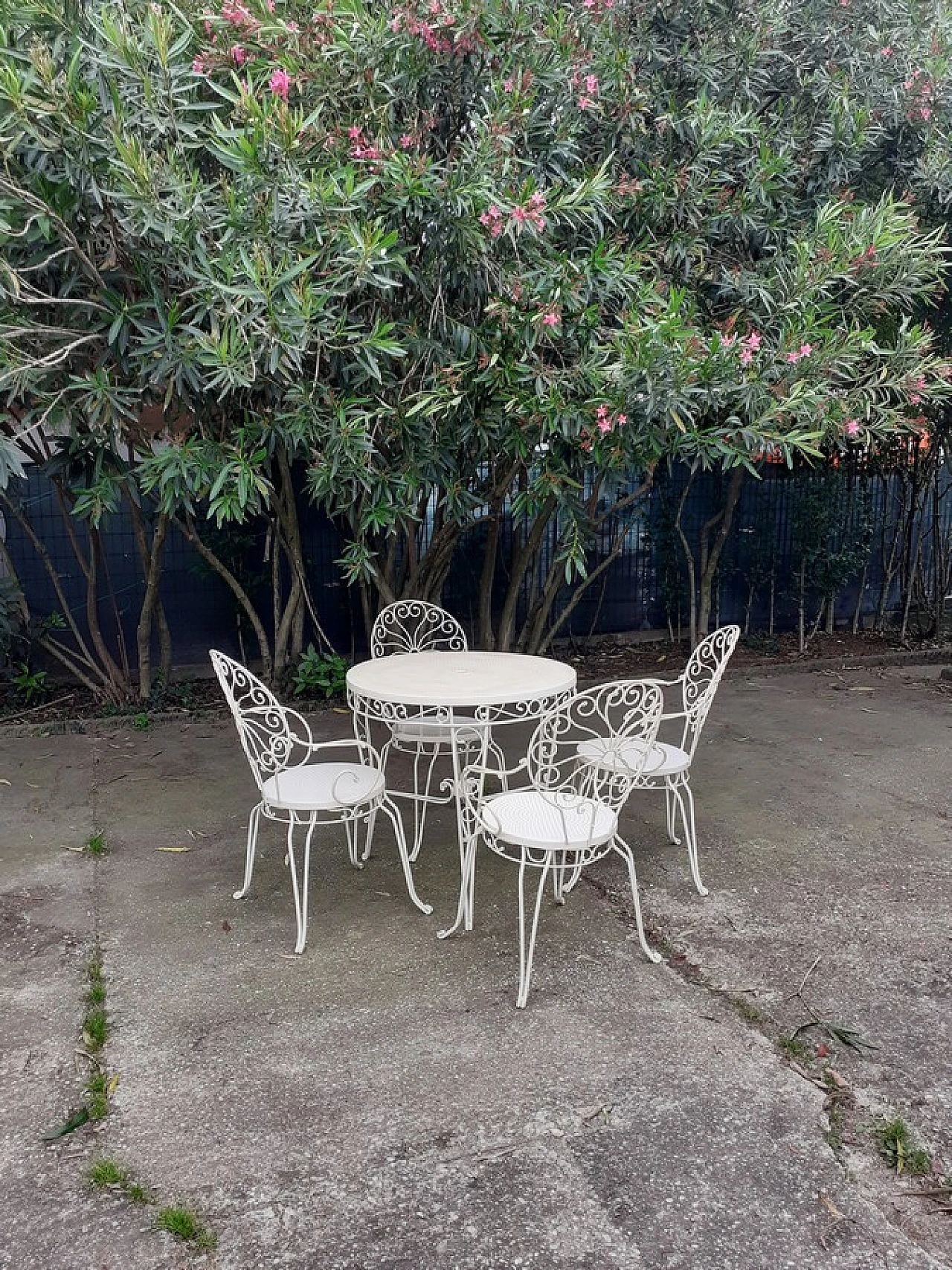 4 Iron chairs and table, 1970s 1