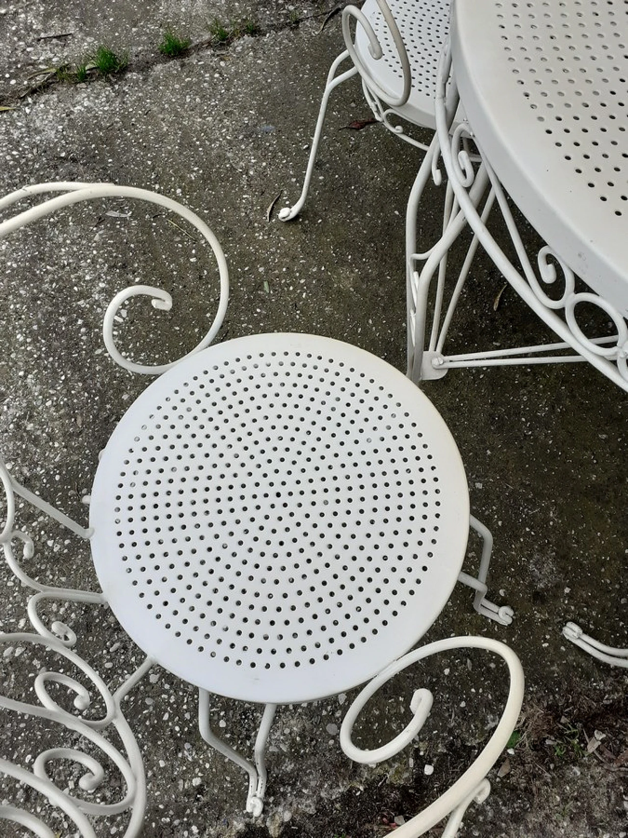 4 Iron chairs and table, 1970s 8