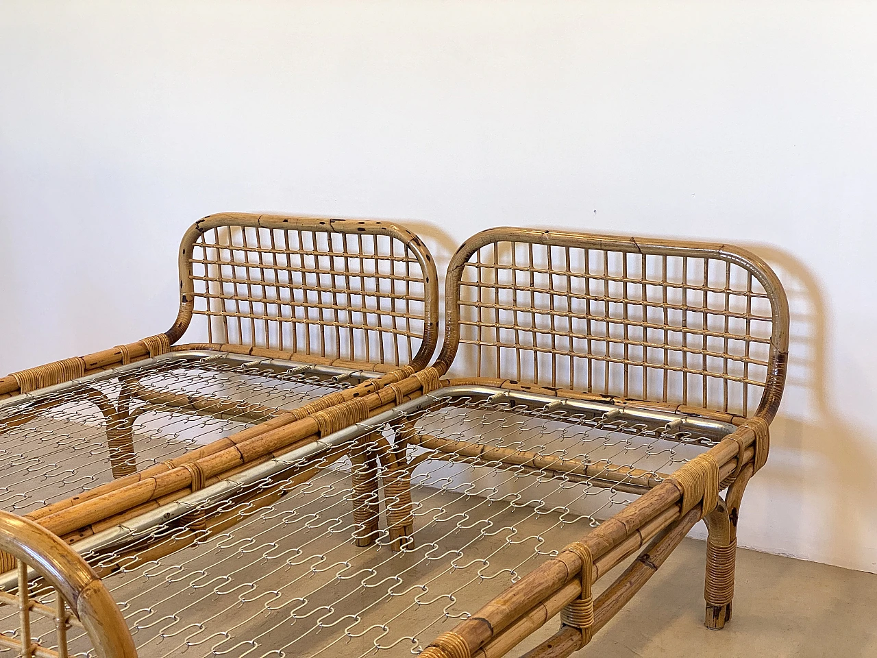 Pair of bamboo daybeds in the style of Tito Agnoli, 1970s 2