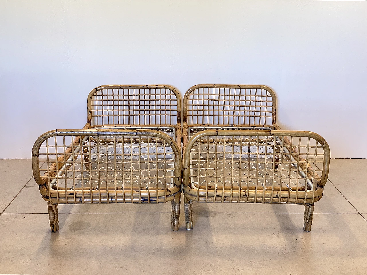 Pair of bamboo daybeds in the style of Tito Agnoli, 1970s 3