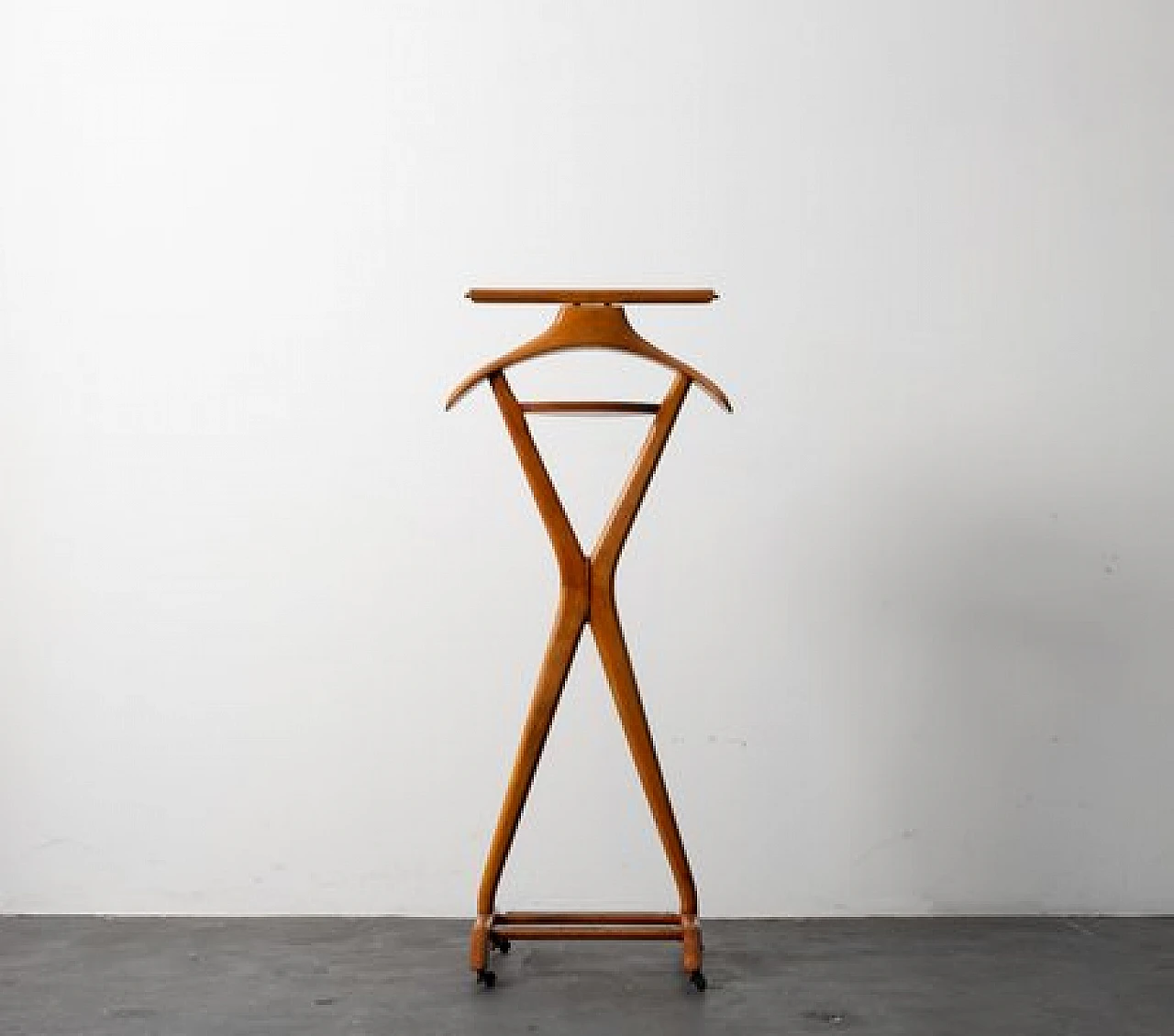 Beechwood valet stand by Ico Parisi for Fratelli Reguitti, 1950s 8