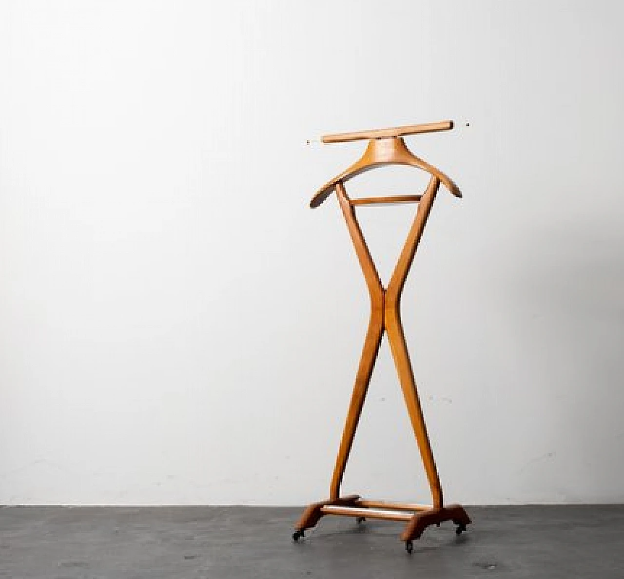 Beechwood valet stand by Ico Parisi for Fratelli Reguitti, 1950s 9