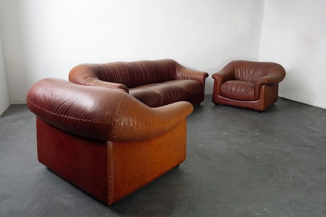 Leather sofa and pair of armchairs, 1970s 6