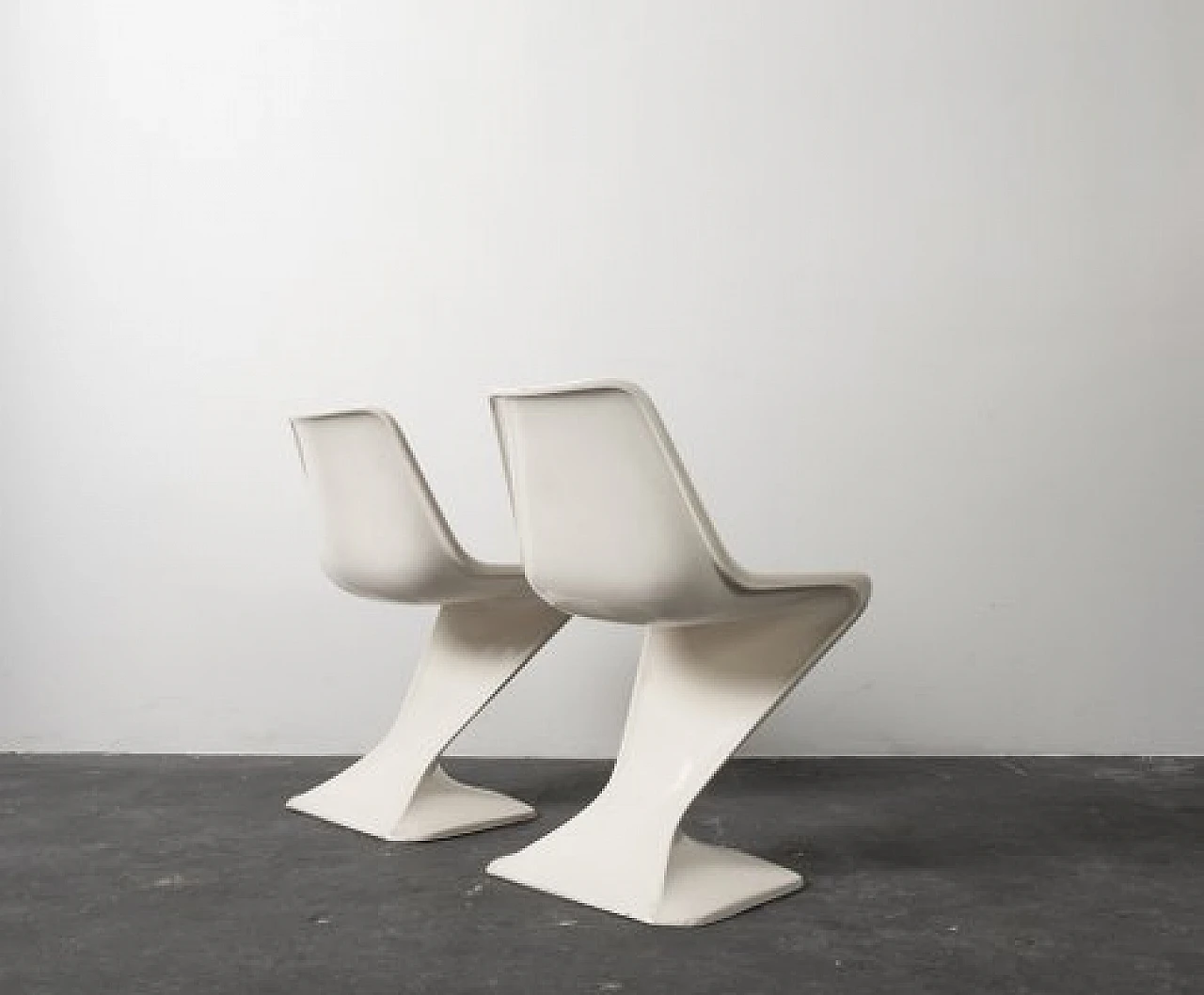 Pair of white fibreglass chairs, 1960s 7