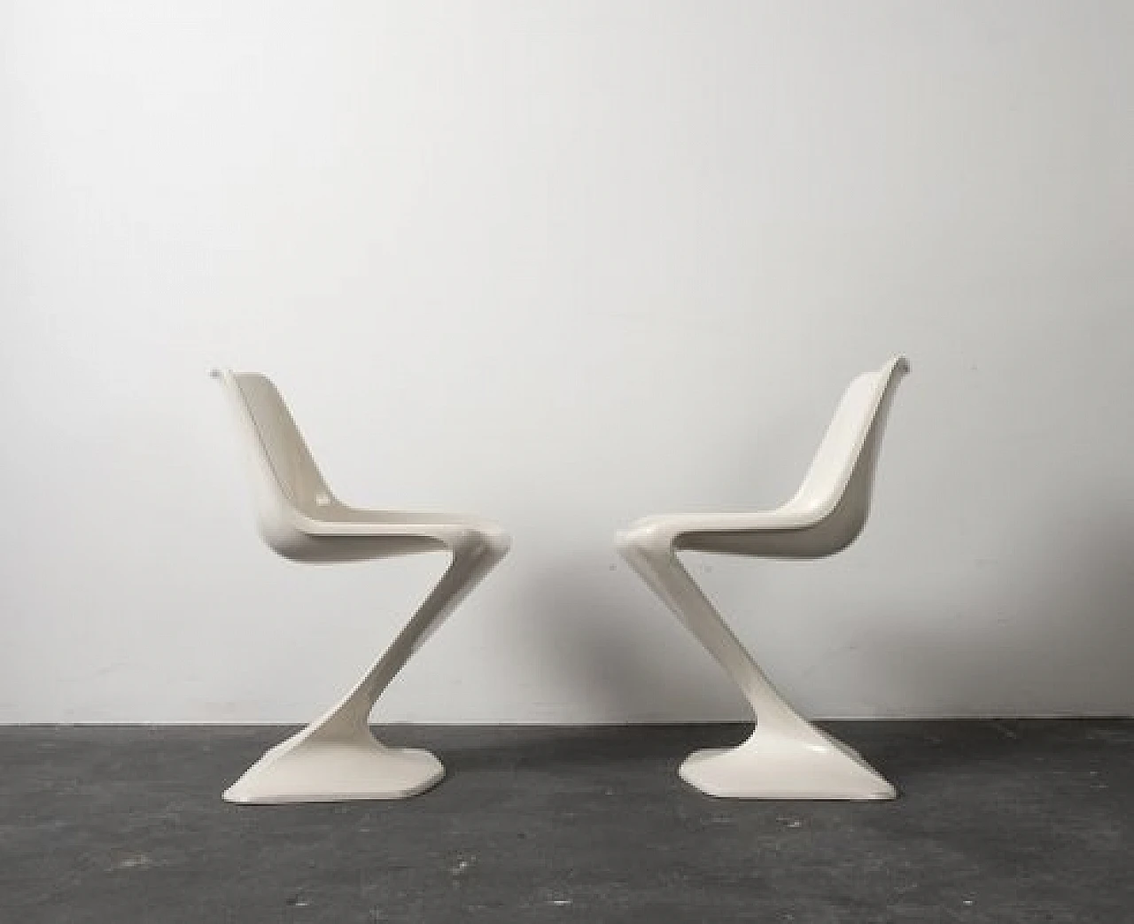 Pair of white fibreglass chairs, 1960s 8