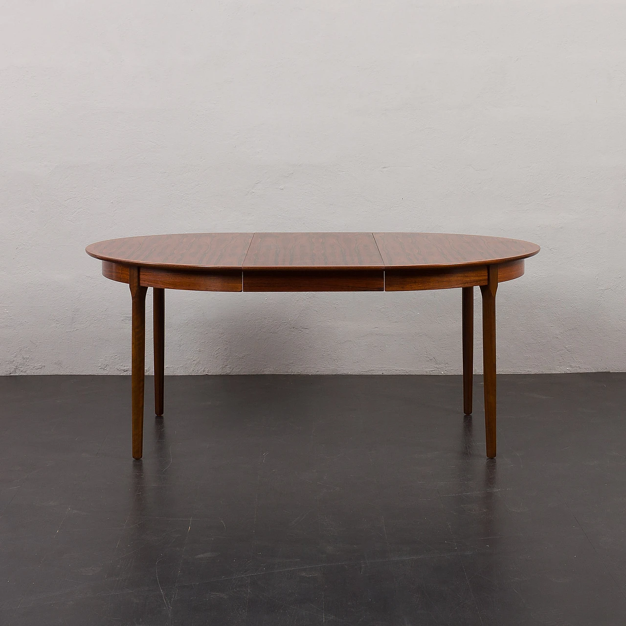 Danish round extendable rosewood veneered table, 1960s 5