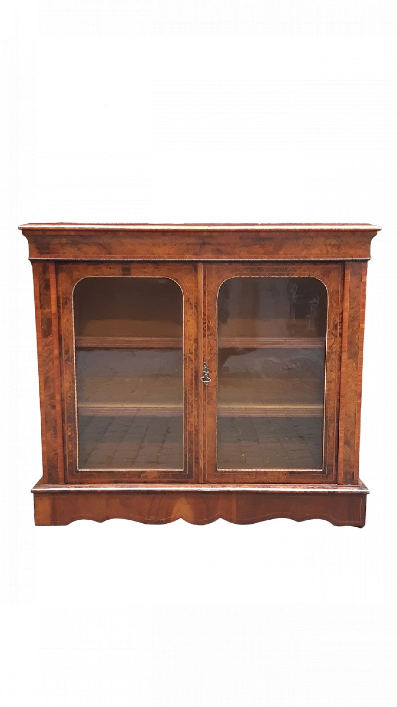 Napoleon III walnut-root display cabinet, late 19th century 15