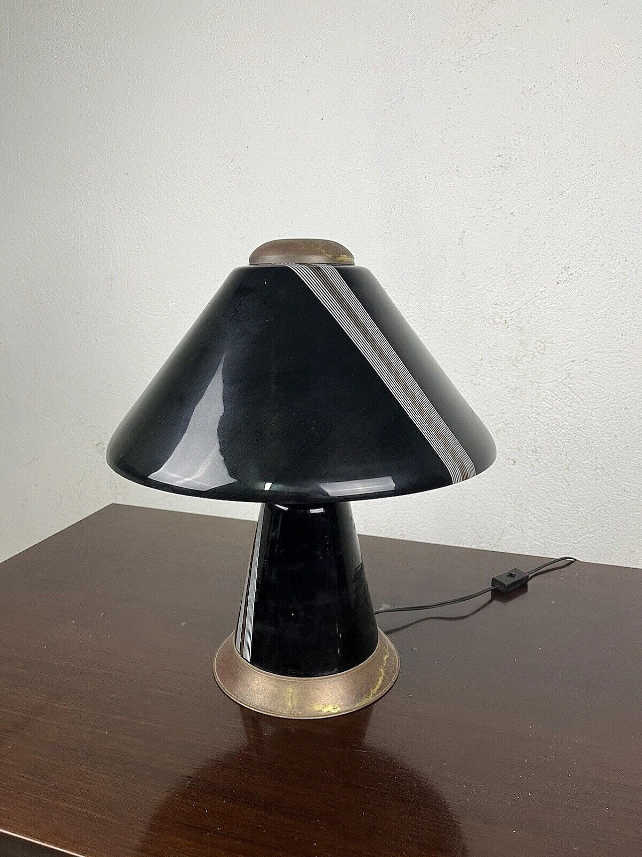 Black and gilded metal table lamp, 1960s 4