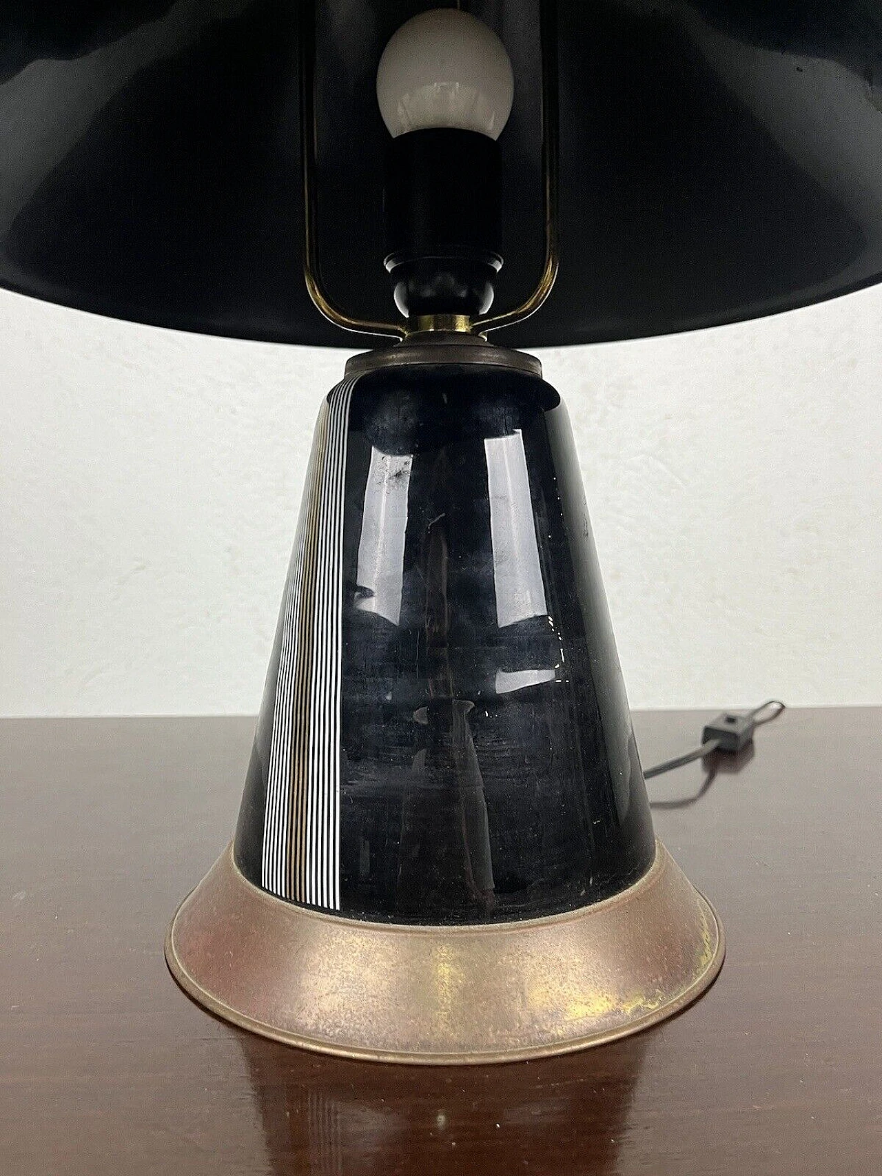 Black and gilded metal table lamp, 1960s 8