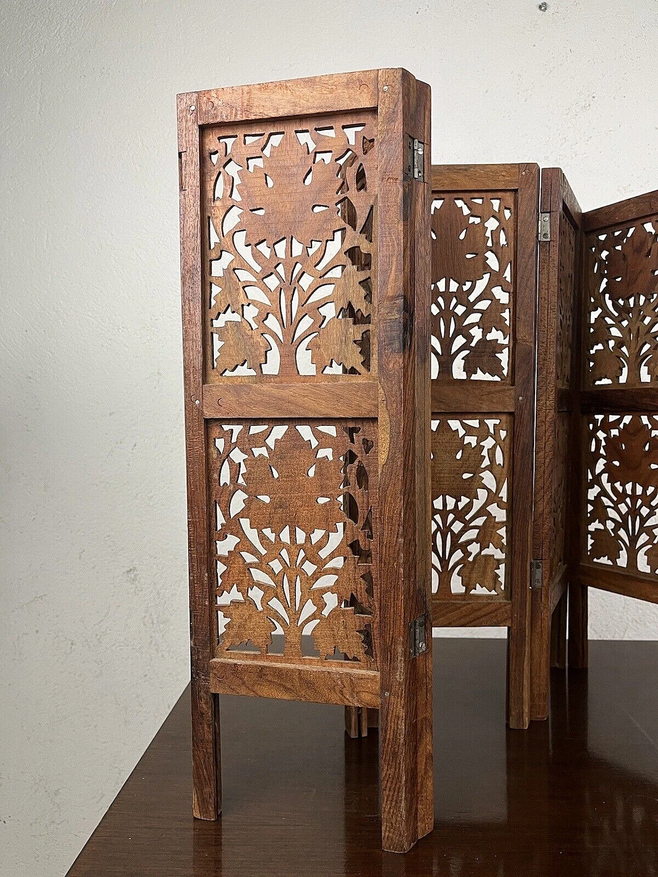 Carved wood Chinoiserie miniature screen, 1970s 6