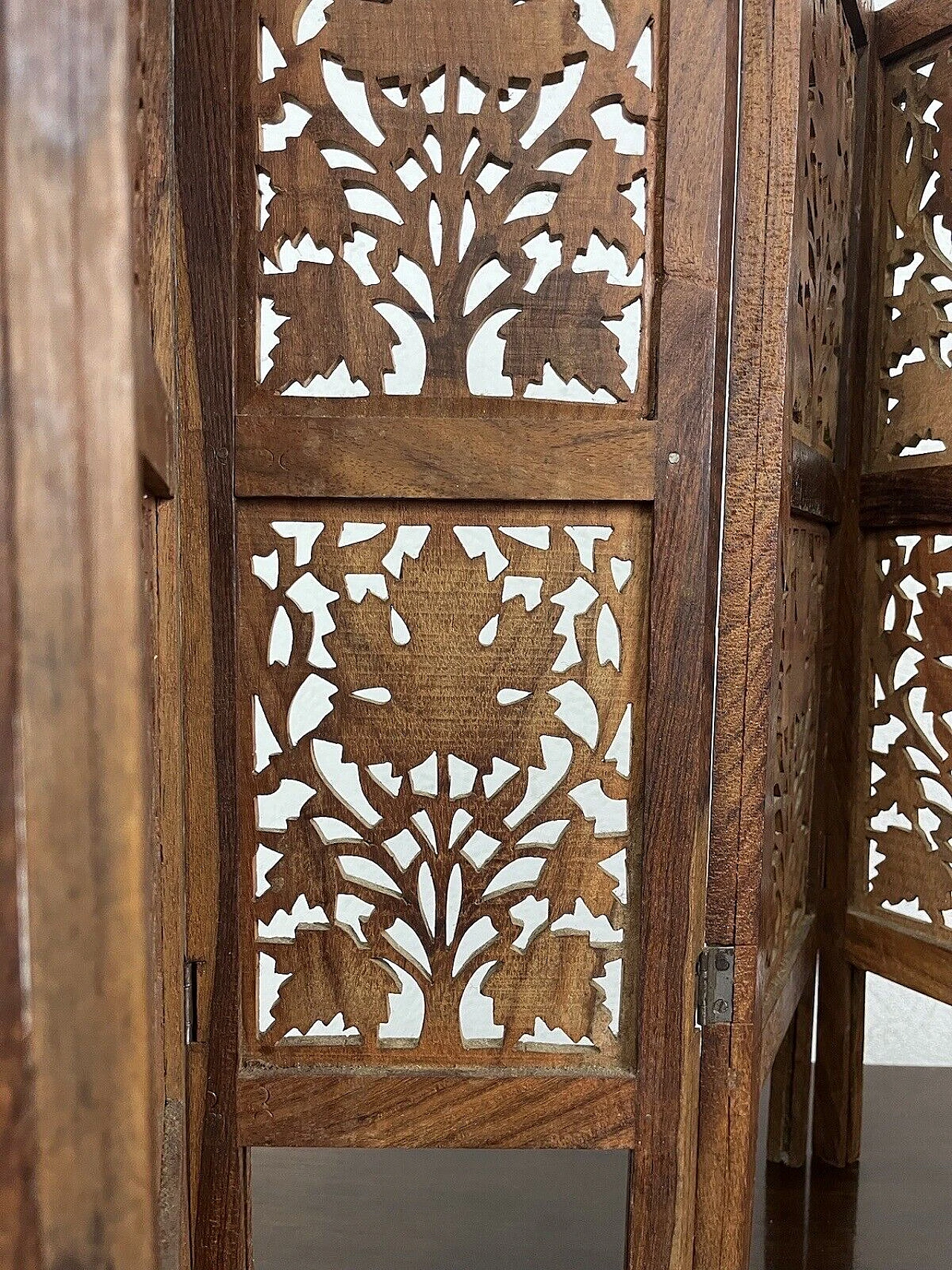 Carved wood Chinoiserie miniature screen, 1970s 11